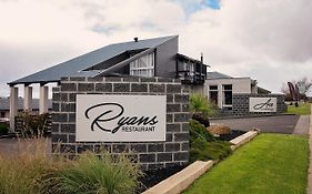 Mandala Ace Albany Hotel